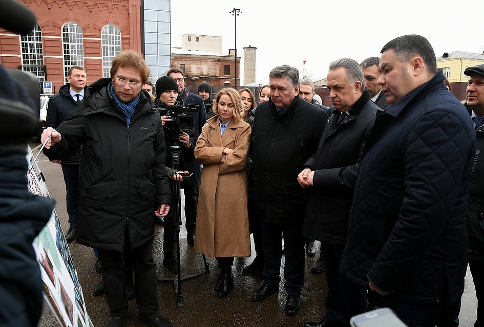 Губернатор Игорь Руденя и Виталий Мутко посетили территорию Морозовского городка в Твери Фото: ПТО
