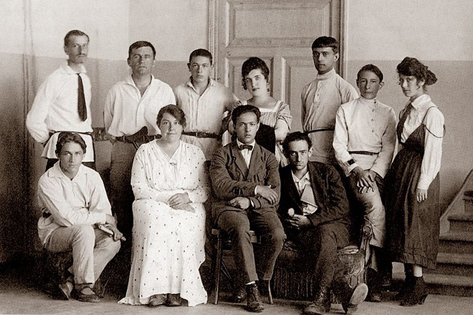 Утвердители нового искусства, 1922 год. Малевич - второй слева. Фото: из открытых источников.