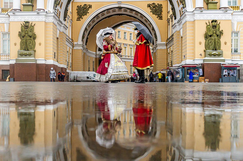 Вместо снега в феврале над Петербургом опять идет дождь.