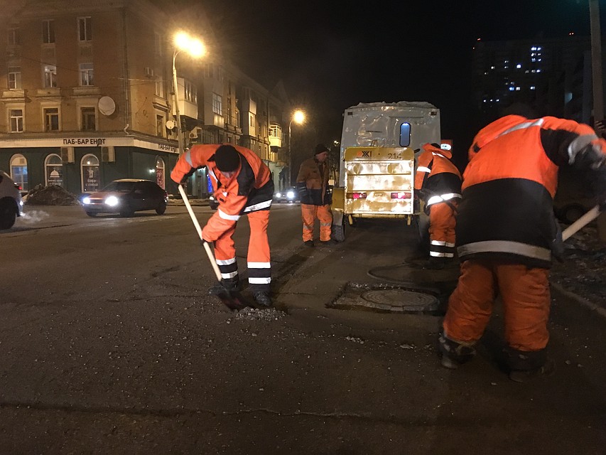 Прошлой ночью работы вели на Физкультурной, Мичурина и Революционной ФОТО: Администрация Самары