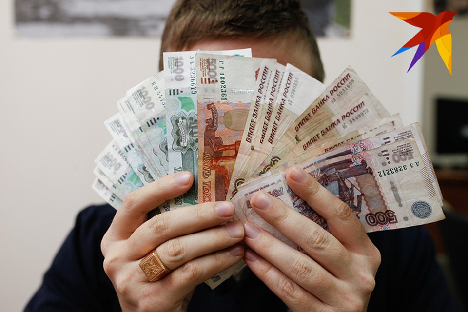 Злостного неплательщика вычислила служба безопасности банка.