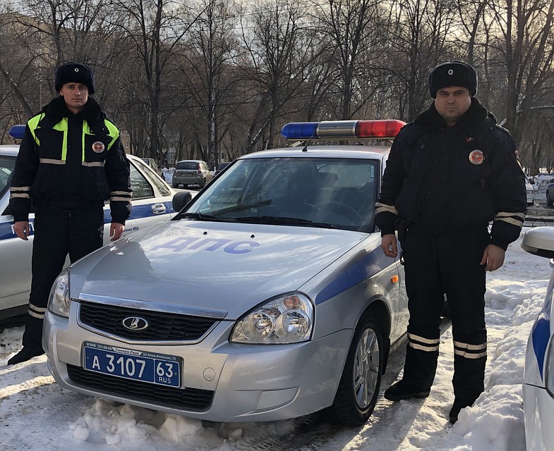 Сотрудники сопроводили автомобиль с ребенком до больницы