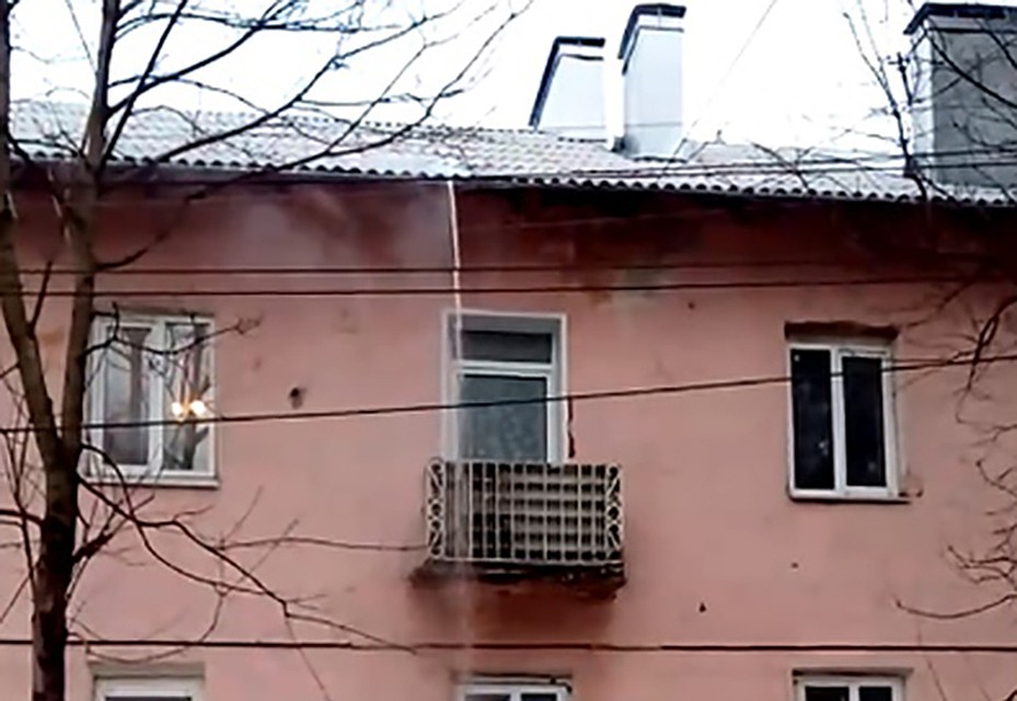Кипяток из отопительной системы сливали через крышу Фото: vk.com/"Подслушано Тверь и Тверская область"