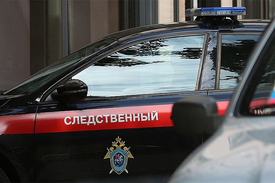 Тело с отверткой в глазу нашли во дворе общежития в Кемерове