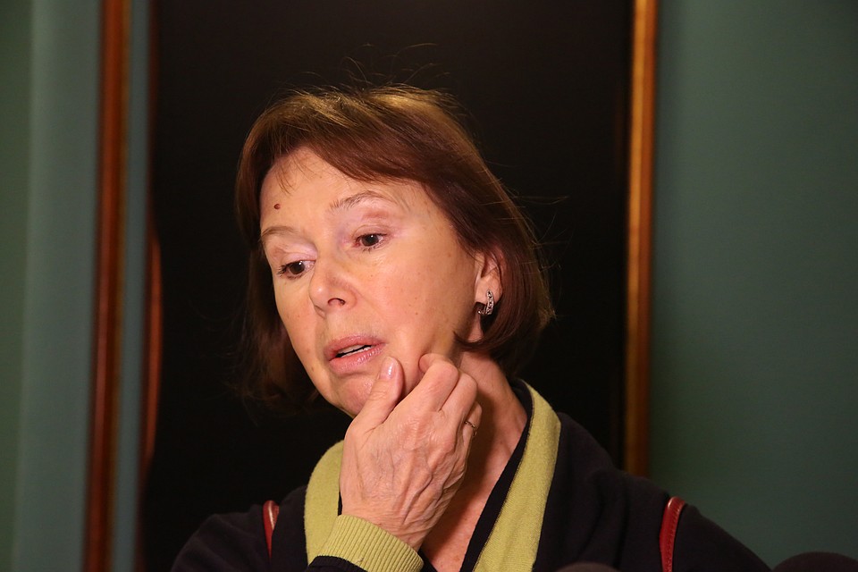 Евгения Симонова редкого выходит в свет
