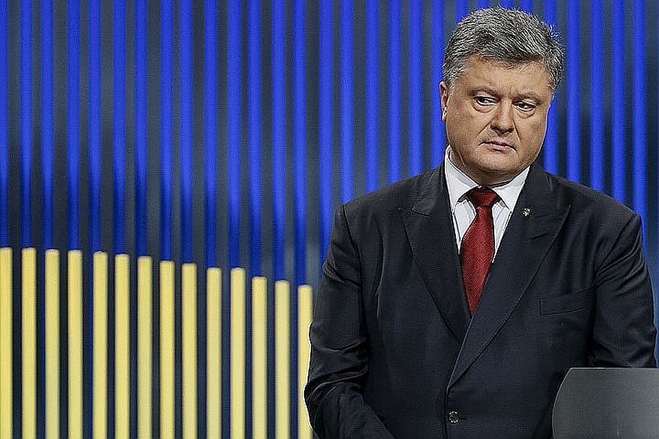 Порошенко перешел на английский язык во время телефонных переговоров по "Минску"
