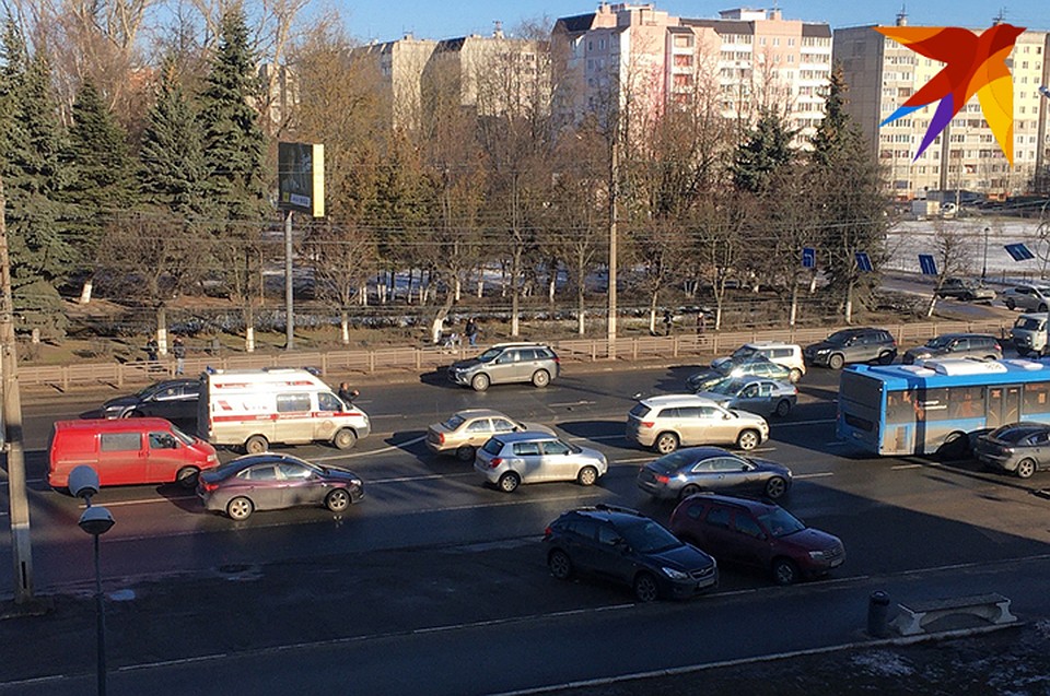 ДТП на проспекте Калинина, собирается пробка