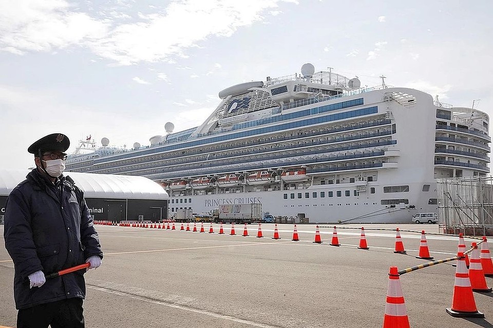 С 5 февраля на Diamond Princess народ сидит по каютам. Фото: REUTERS.