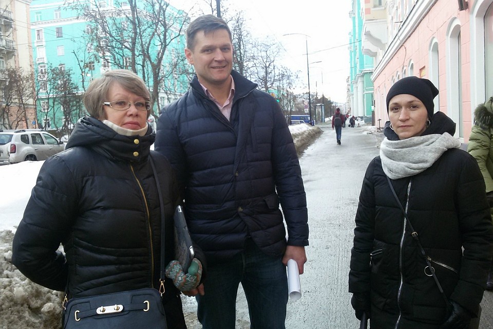 Предпринимателям придется привести свои вывески в порядок. Фото: vk.com/murman.voopik