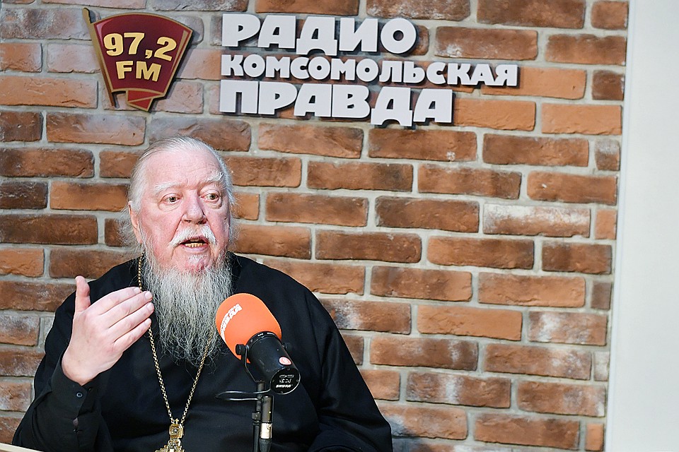 За перевоспитание мужиков батюшка готов взяться лично