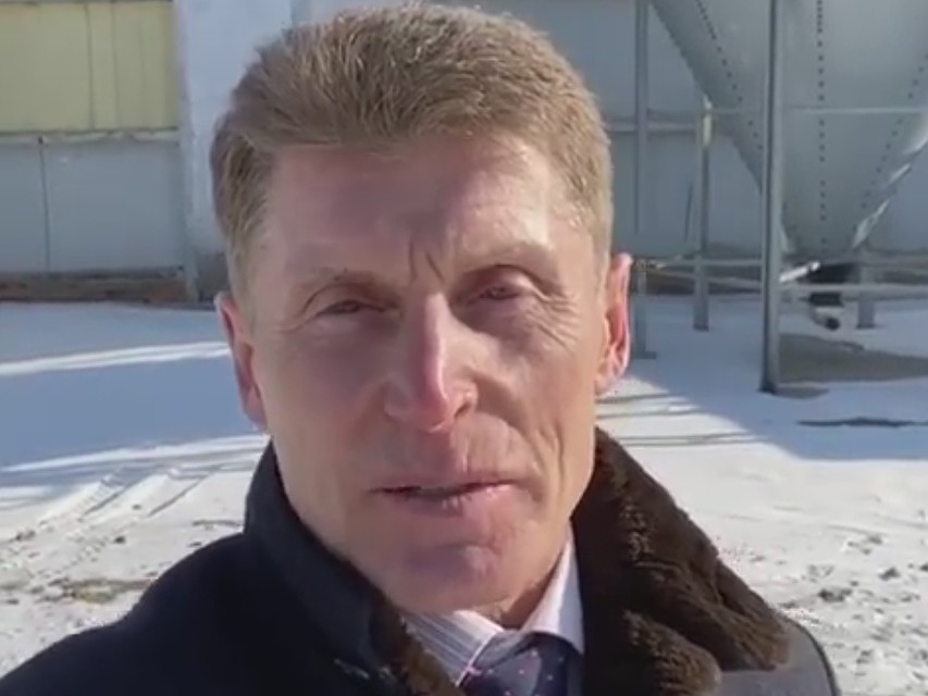 Губернатор съездил на птицефабрику в Приморье. Скрин с видео kozhemiako.oleg
