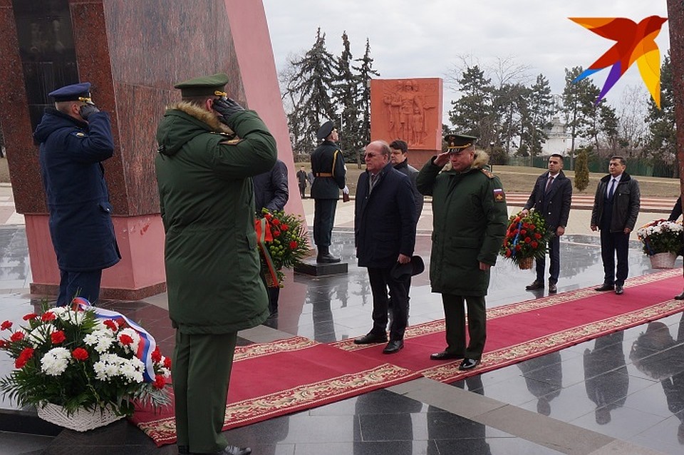 Для российской дипмиссии торжественная церемония возложения цветов стала в Молдове традиционной