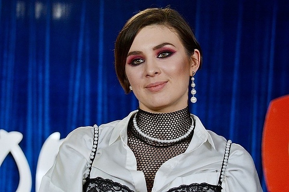 Украинская певица Анна Корсун, выступающая под псевдонимом Maruv, грубо ответила комментаторам на критику её поздравления с 23 февраля