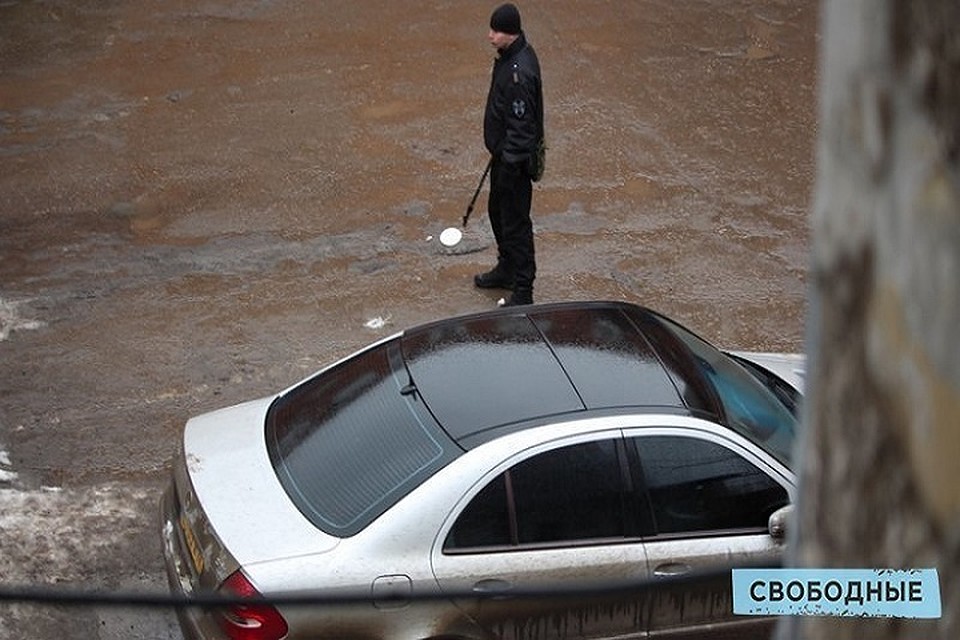 Автомобиль гражданина Молдовы вызвал большой переполох в Саратове (Фото: fn-volga.ru).