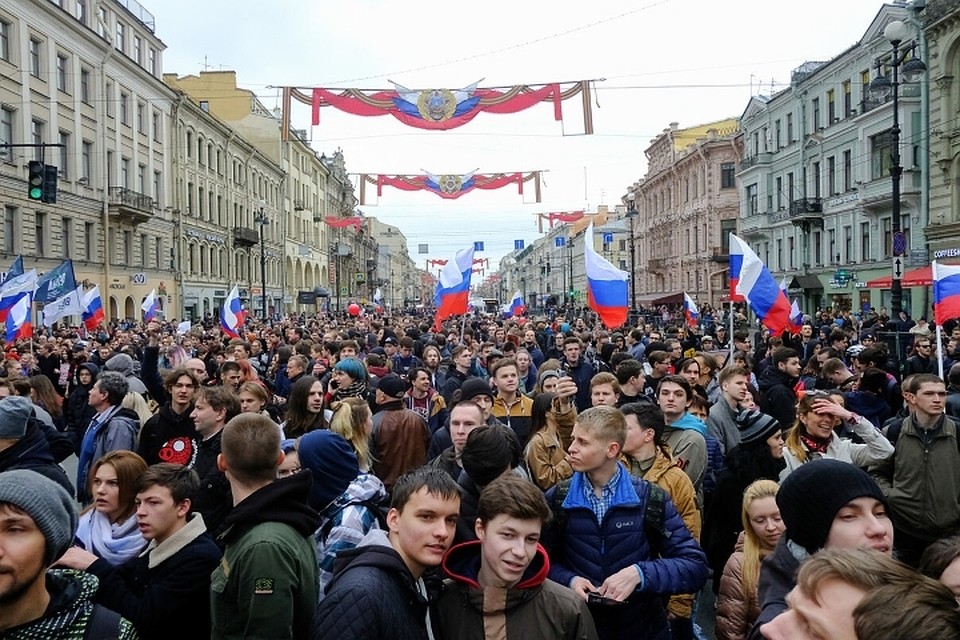 Оказалось, что в Петербурге проживает больше 7 миллионов человек.