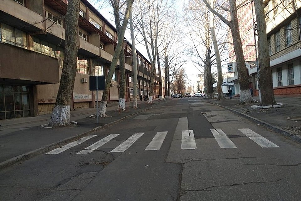 Одну из центральных улиц города перкрыли.