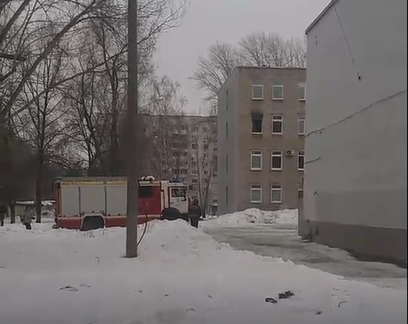 На третьем этаже здания загорелись химические реактивы ФОТО: Предоставлено «КП-Самара» очевидцами