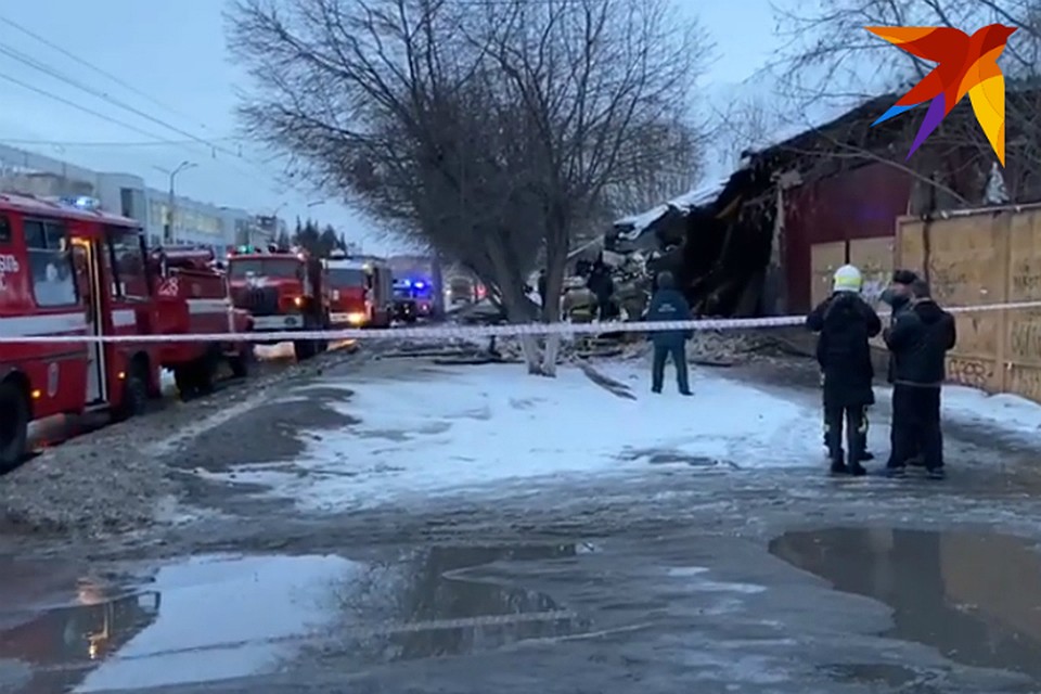В Омске рухнули склады.