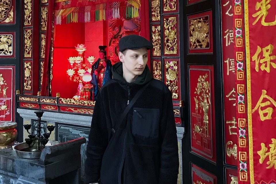 Парень застрял в Шэньчжэне, где также бушует коронавирус. Фото: www.instagram.com/street_pijon.cn