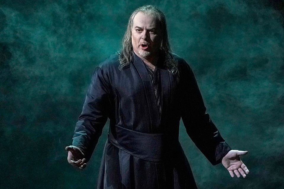 Евгений Никитин в роли Голландца. Фото Ken Howard / Met Opera
