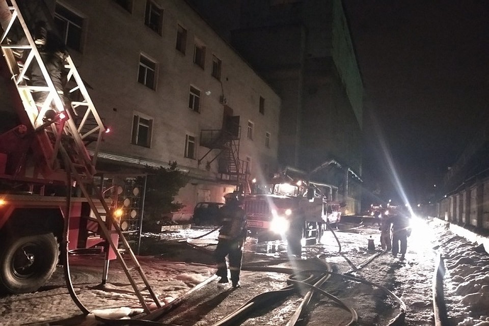 Площадь пожара составила 150 кв.метров. Фото: ГУ МЧС по Пермскому краю.