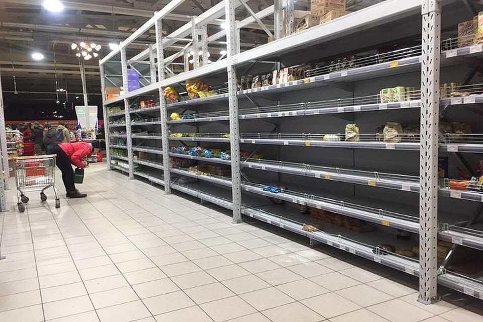 Новосибирца удивили пустые полки в одном из супермаркетов в Советском районе. Фото: Вадим Горбенко