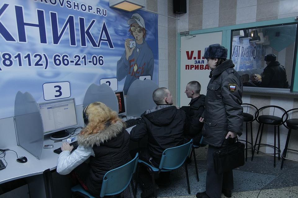 В ходе патрулирования территории города стражи порядка обнаружили несовершеннолетних.