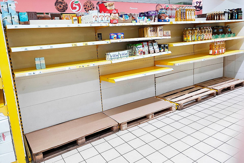 Через какое-то время покупатели «затарятся» продуктами, и произойдет другая крайность – спад продаж