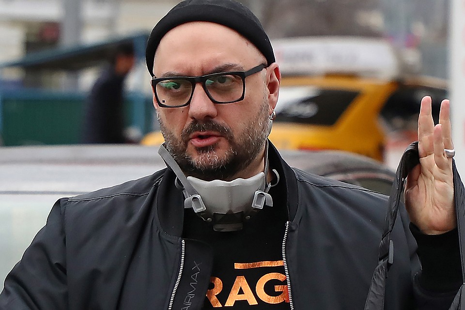 Серебренников решил поделиться советами со зрителем. Фото: Антон Новодережкин/ТАСС
