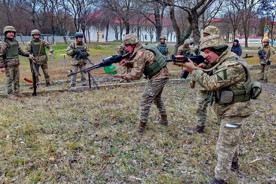 Киевских силовиков готовили иностранные инструкторы. Фото: rusdozor.ru