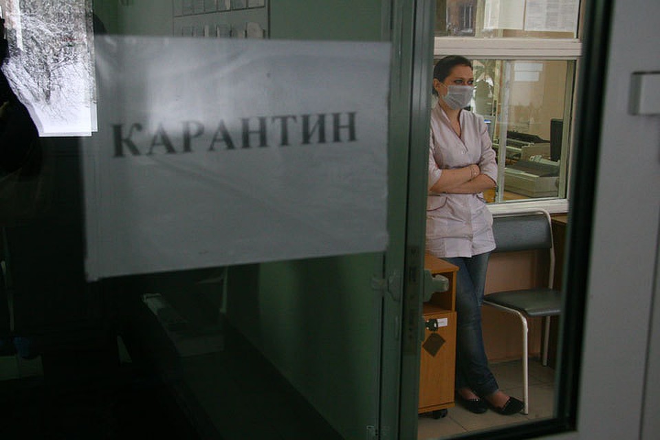 Правительство призывает слушать рекомендации медиков и не выходить из дома без надобности.
