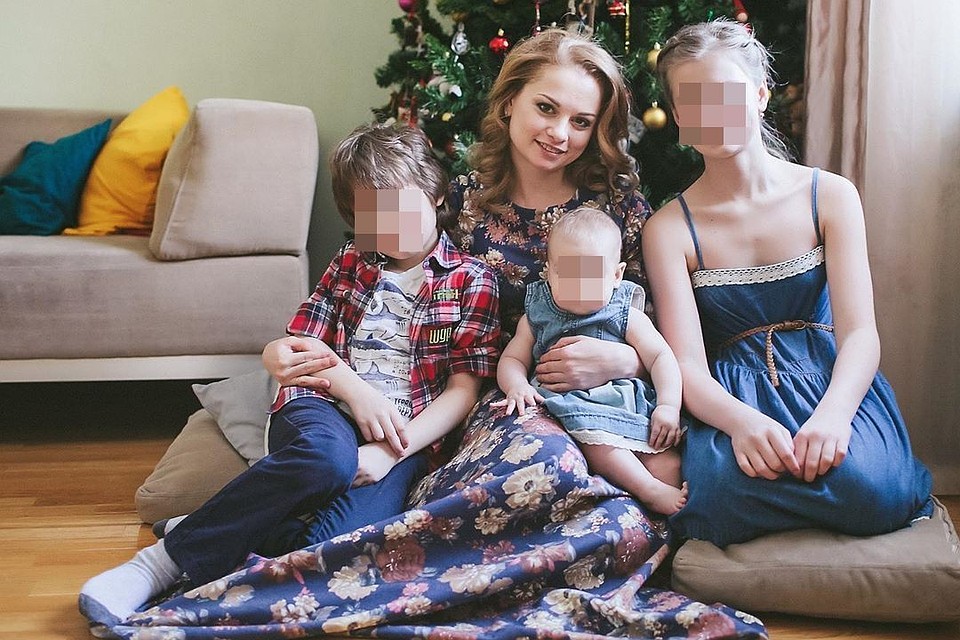 Мария вместе со своими детьми. Фото: предоставлено героем публикации.