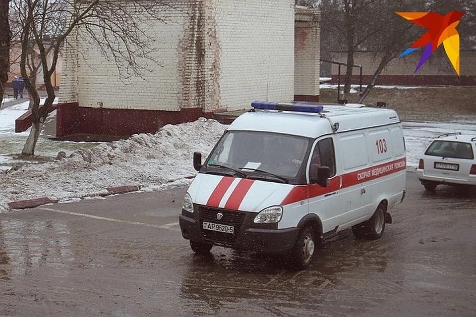 Женщина сделала тест на коронавирус, и он оказался положительным.
