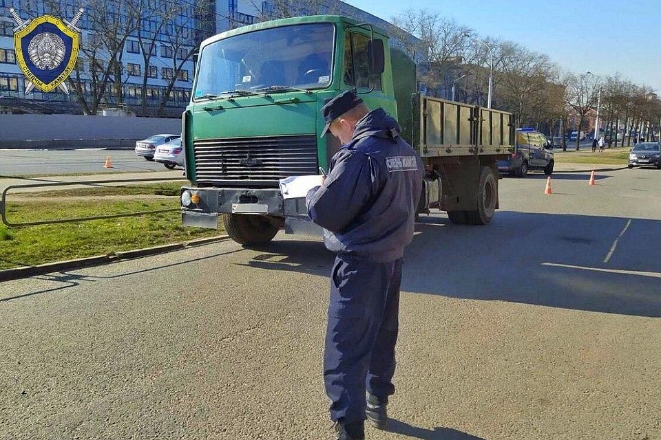 Водитель грузовик насмерть сбил коллегу. Фото: СК.