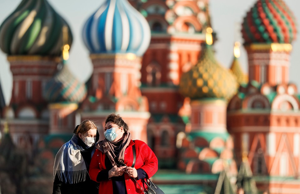 Более 20 тысяч россиян могут привезти коронавирус в страну