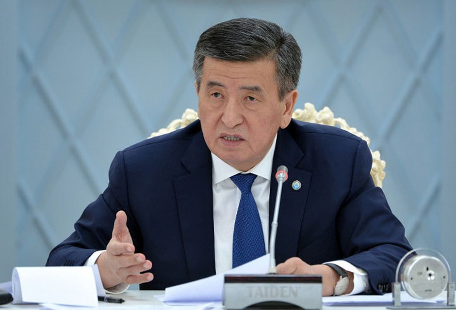 Президент раскритиковал чиновников за пробелы в работе.