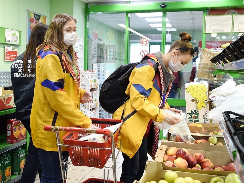 Волонтеры привозят на дом продукты и лекарства. Не доставляют только алкоголь и сигареты