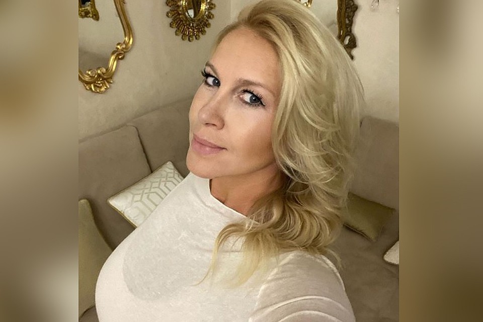 18 лет назад Екатерина Одинцова родила Борису Немцову дочку Дину.