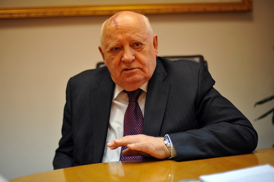 Экс-президент СССР рассказал обозревателю Александру Гамову, что уже год находится в больнице