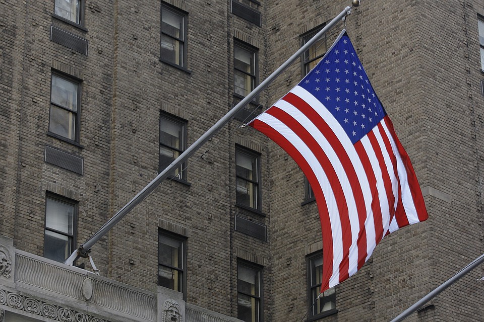 Коронавирус в США, последние новости на 8 апреля 2020: летом в стране будет произведено более 100 тысяч аппаратов ИВЛ