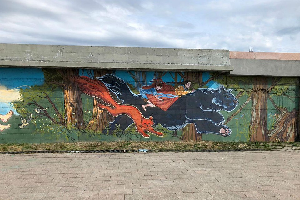 Граффити с историей Иркутска создают на Нижней Набережной. Фото: предоставлено Юрием Старковым.