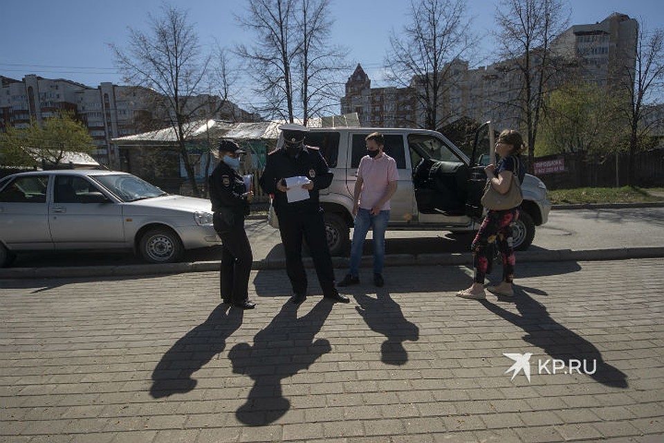 В Екатеринбурге сотрудники полиции провели около 20 тысяч бесед, связанных с несоблюдением масочного режима и самоизоляции
