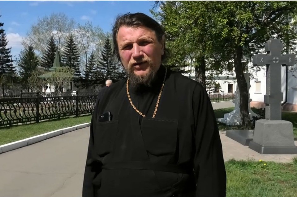 Отец Феофан рассказал, почему вандал 4 года разрушал могилы его родных.
