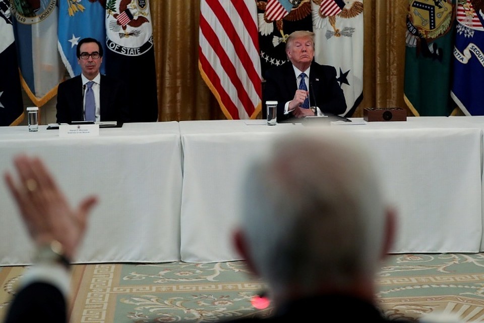 Президент США Дональд Трамп и министр финансов страны Стивен Мнучин