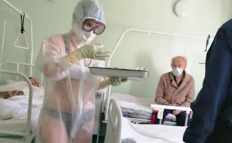 Врачи рассказали, почему на самом деле медсестра из Тулы ходила в купальнике