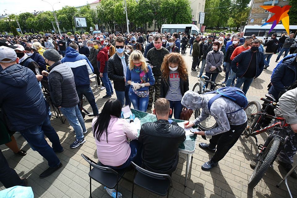 Как претенденты на кресло президента в Беларуси представлены в соцсетях?