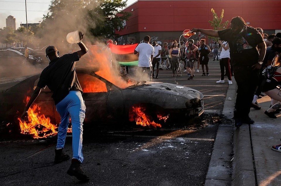 Протесты начались в Миннеаполисе