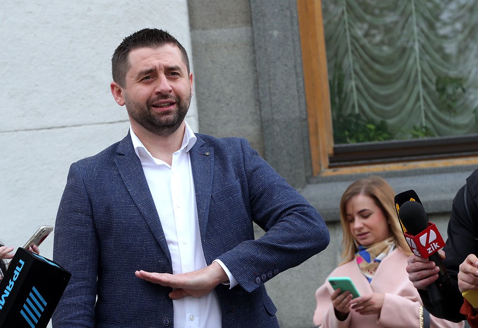 Глава партии "Слуга народа" в Раде Давид Арахамия назвал новые условия МВФ неприемлемыми для Украины