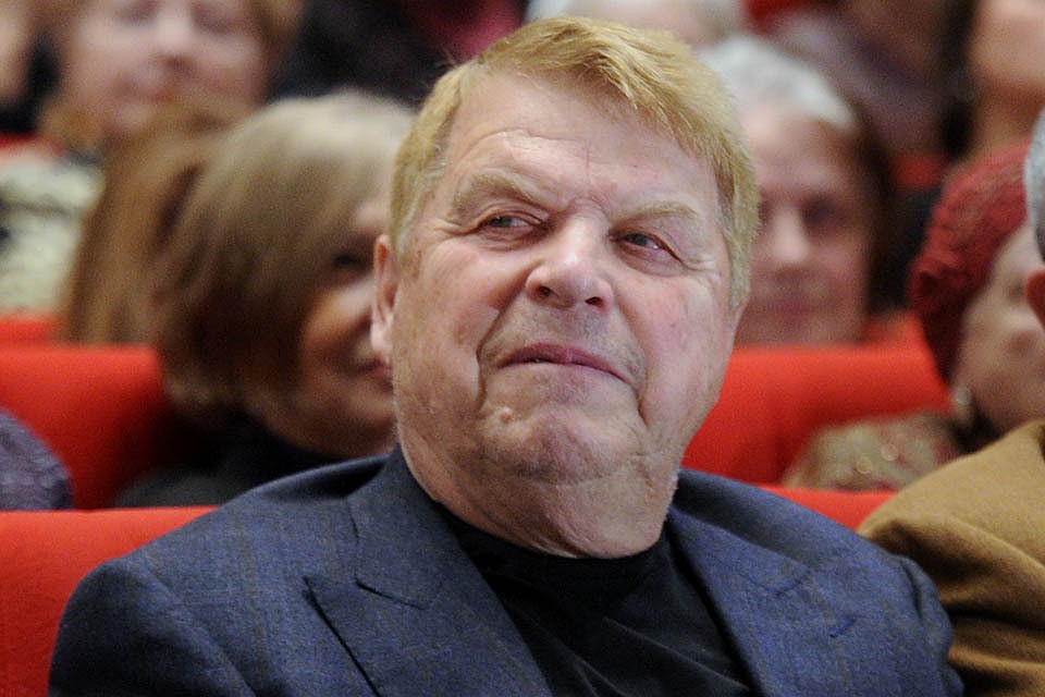 Поклонники актера скорбят по поводу его кончины. Фото: Сергей Фадеичев/ТАСС