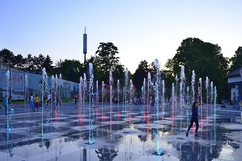 Музыкальный фонтан заработал с сегодняшнего дня (Фото: сайт мэра Кишинева).
